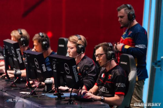 B8 晋级 PGL Masters 布加勒斯特 2025 季后赛，而 Fnatic 退出了比赛